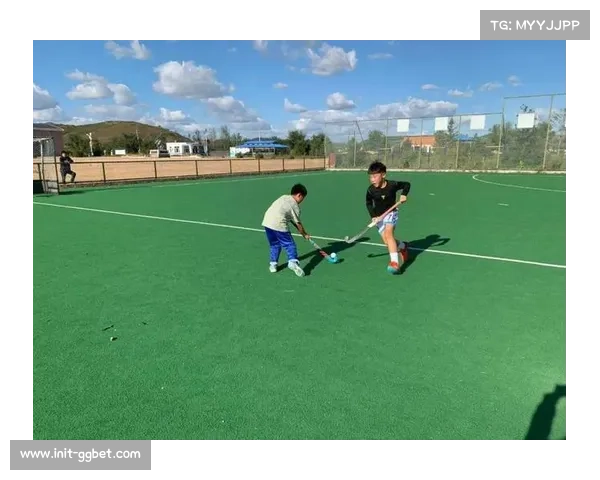 莫旗职校学生郭悦明:以前只喜欢打球,现在对制作传统“贝阔”也感兴趣 莫旗职校学生郭悦明:以前只喜欢打球,现在对制作传统“贝阔”也感兴趣